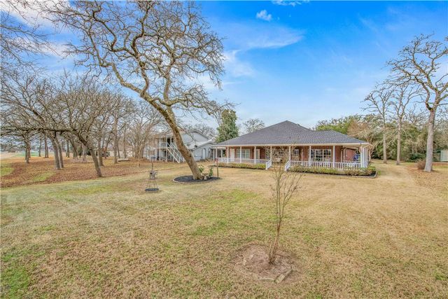 7 Hickory Ridge Place, Hilltop Lakes, TX 77871