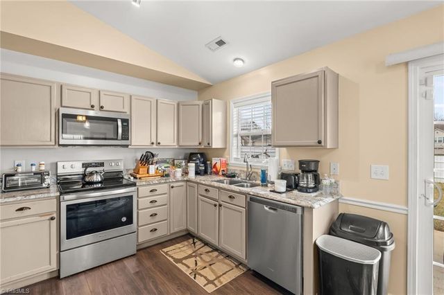 1623 Faircrest Lane, Greensboro, NC 27406