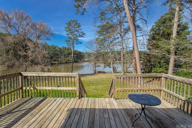 1812 E Lakeview, Benton, AR 72015