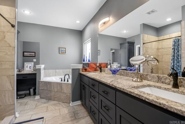 1812 E Lakeview, Benton, AR 72015