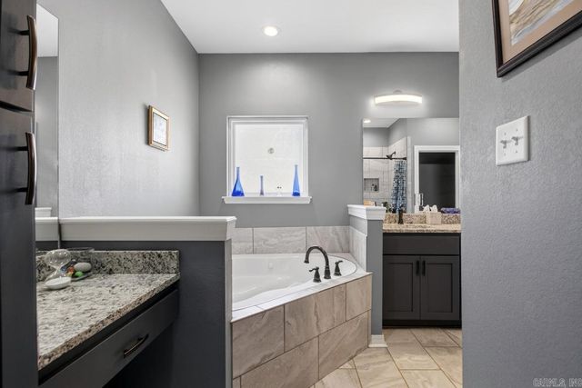 1812 E Lakeview, Benton, AR 72015