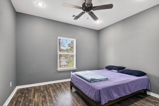 1812 E Lakeview, Benton, AR 72015