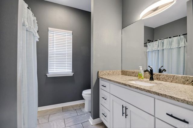 1812 E Lakeview, Benton, AR 72015