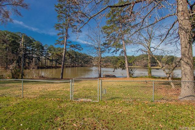 1812 E Lakeview, Benton, AR 72015