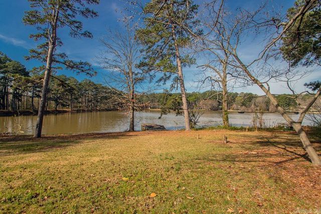 1812 E Lakeview, Benton, AR 72015