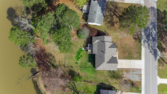 1812 E Lakeview, Benton, AR 72015