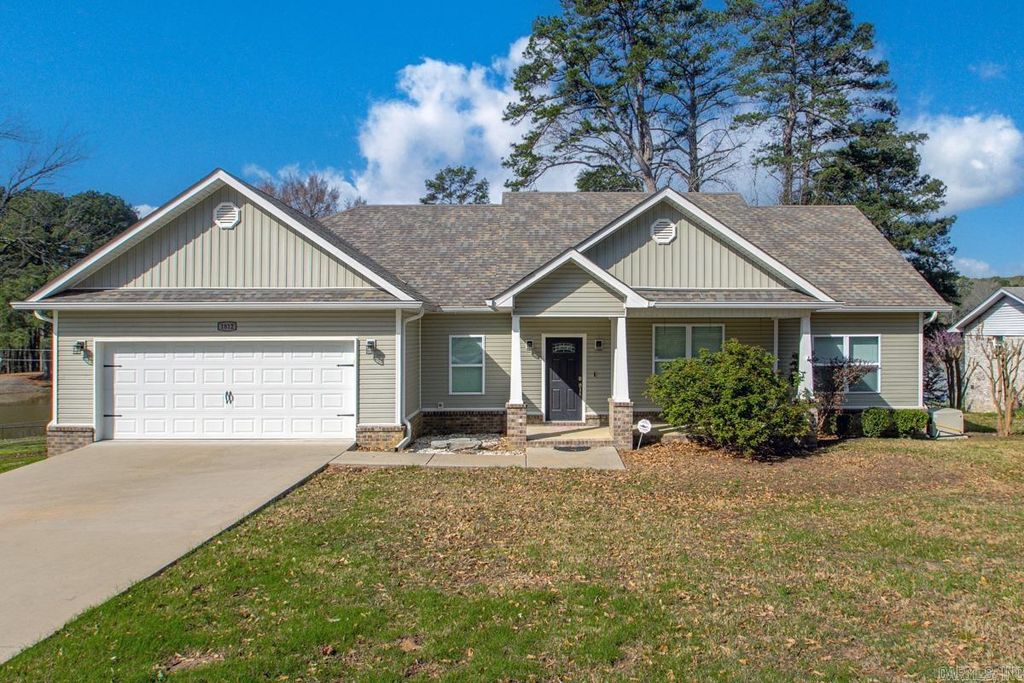 1812 E Lakeview, Benton, AR 72015