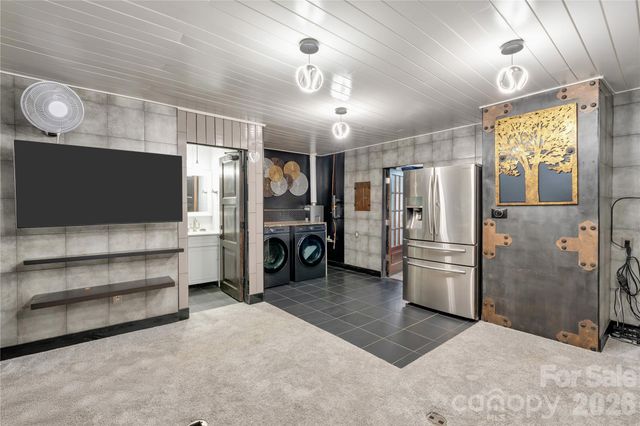 4209 Burning Tree Drive, Charlotte, NC 28277