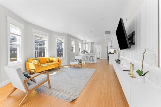 86 Cypress St 86-1, Watertown, MA 02472