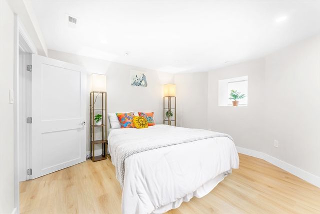 86 Cypress St 86-1, Watertown, MA 02472