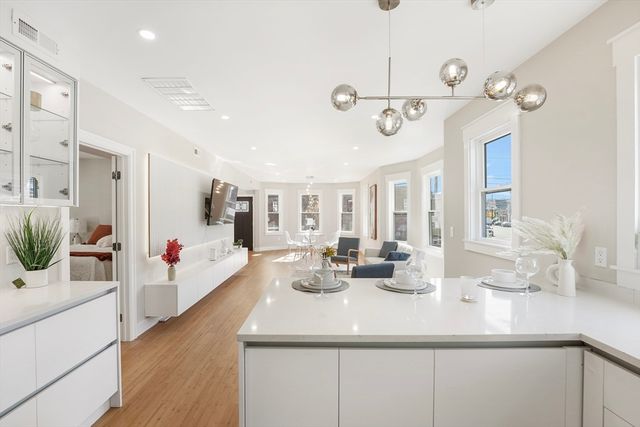 86 Cypress St 86-1, Watertown, MA 02472