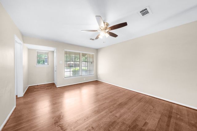 402 Vernet Street, Richardson, TX 75080