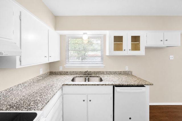402 Vernet Street, Richardson, TX 75080