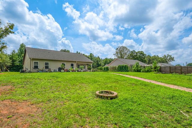 3293 Old Furnace Road, Chesnee, SC 29323