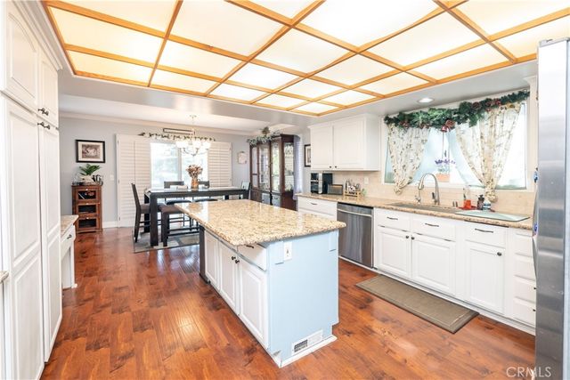 212 N Fairway Drive, Lake Arrowhead, CA 92352