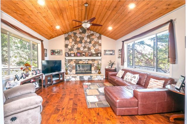 212 N Fairway Drive, Lake Arrowhead, CA 92352
