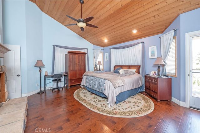 212 N Fairway Drive, Lake Arrowhead, CA 92352