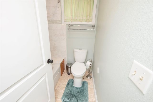 212 N Fairway Drive, Lake Arrowhead, CA 92352