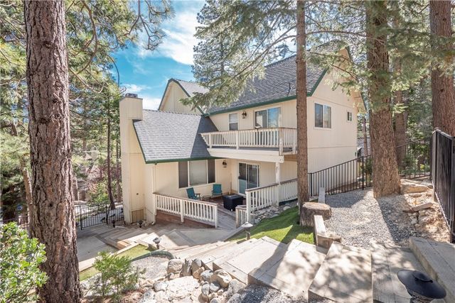 212 N Fairway Drive, Lake Arrowhead, CA 92352