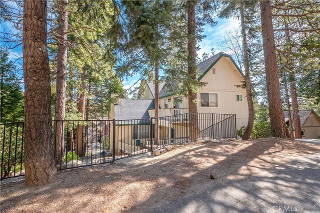 212 N Fairway Drive, Lake Arrowhead, CA 92352