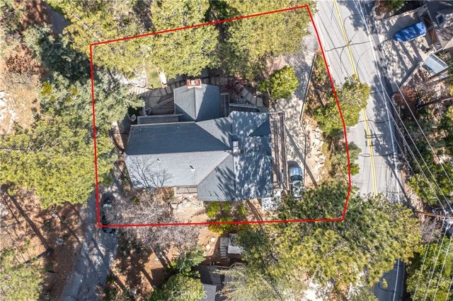 212 N Fairway Drive, Lake Arrowhead, CA 92352
