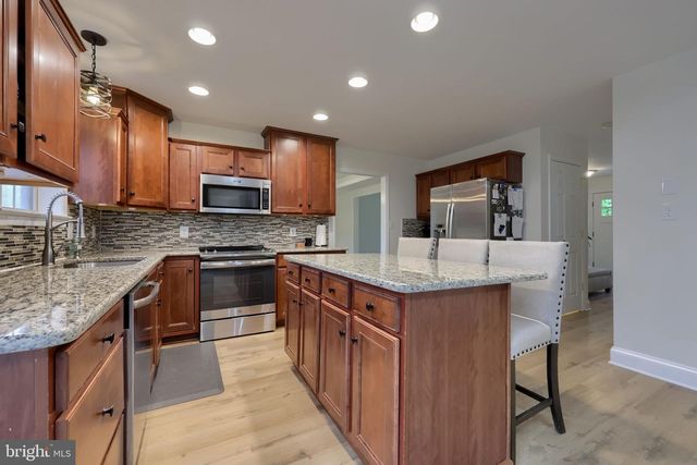 6369 BAYBERRY AVE, Manheim, PA 17545