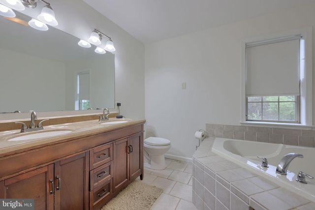 6369 BAYBERRY AVE, Manheim, PA 17545