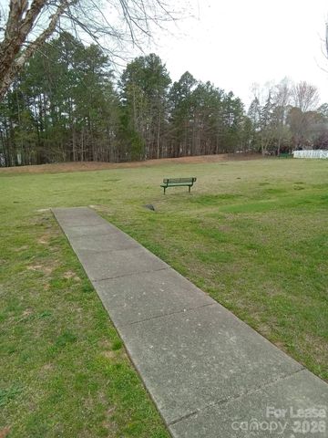 738 Ablow Drive, Matthews, NC 28105