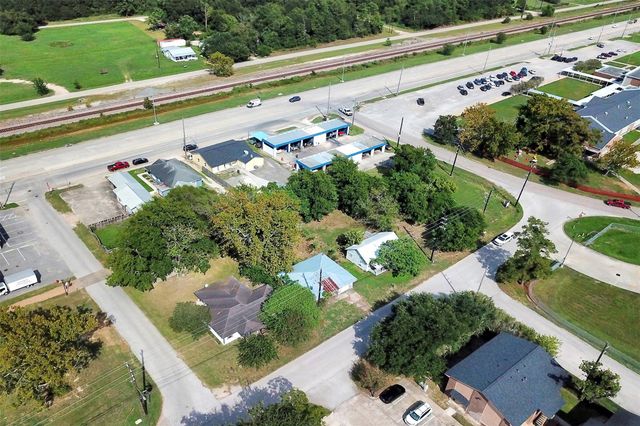 114 - 118 Commerce Street, Magnolia, TX 77355
