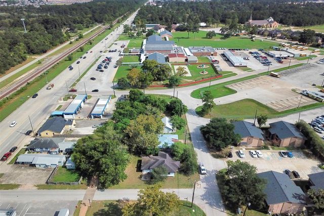 114 - 118 Commerce Street, Magnolia, TX 77355
