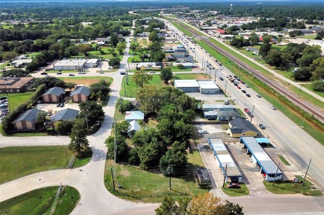114 - 118 Commerce Street, Magnolia, TX 77355