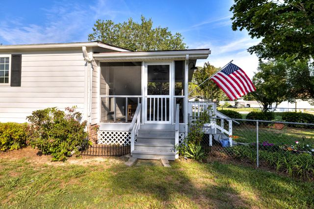 1294 Landing Road, Manning, SC 29102