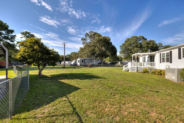 1294 Landing Road, Manning, SC 29102