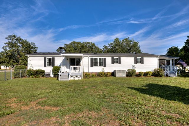 1294 Landing Road, Manning, SC 29102