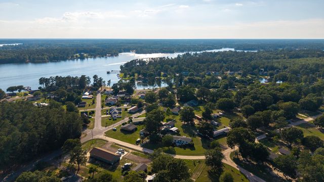 1294 Landing Road, Manning, SC 29102