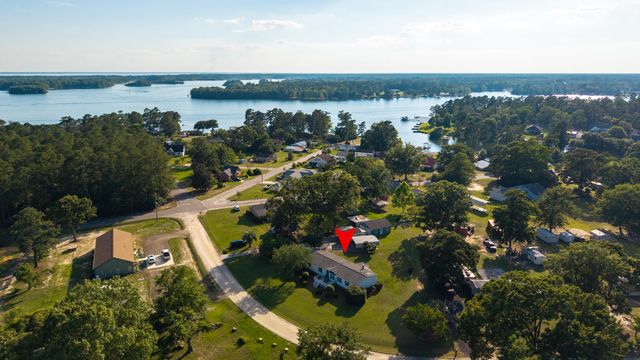 1294 Landing Road, Manning, SC 29102