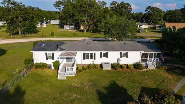 1294 Landing Road, Manning, SC 29102
