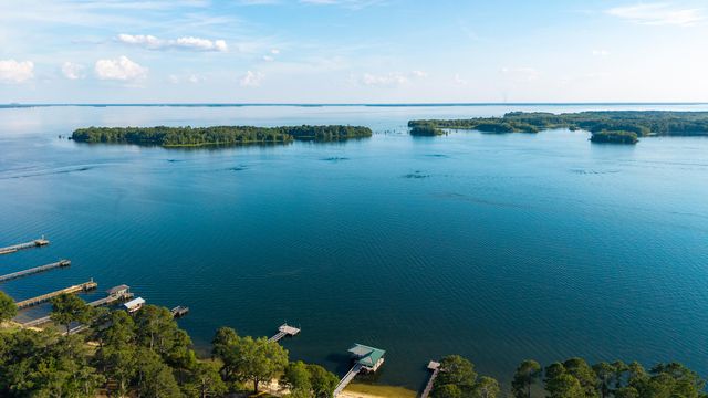 1294 Landing Road, Manning, SC 29102