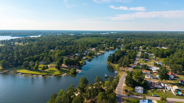 1294 Landing Road, Manning, SC 29102