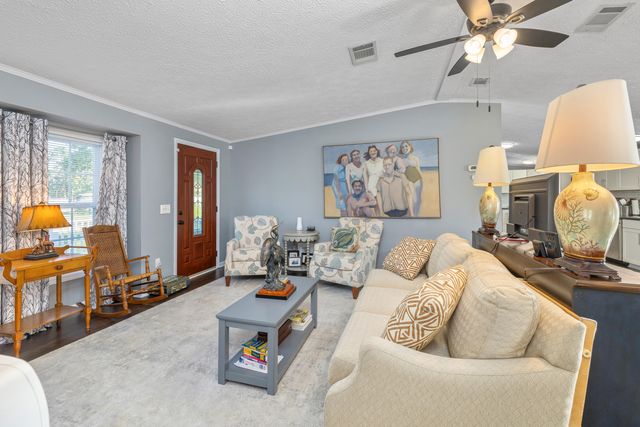 1294 Landing Road, Manning, SC 29102