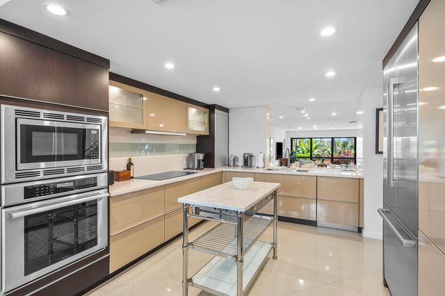 2335 S Ocean Boulevard 13, Palm Beach, FL 33480