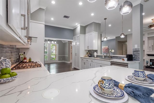 1013 Azalea Pointe, League City, TX 77573