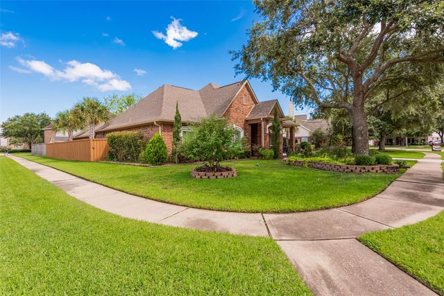1013 Azalea Pointe, League City, TX 77573