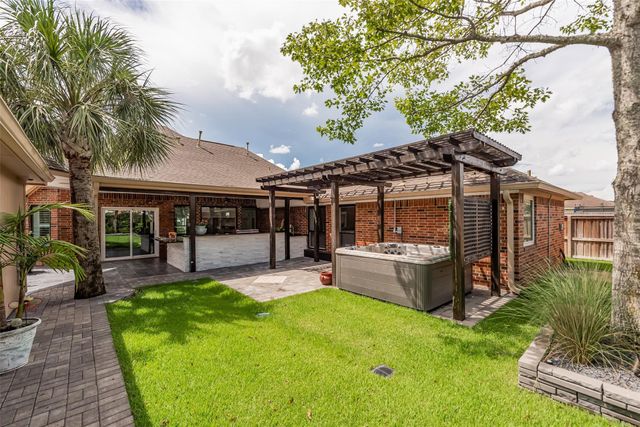 1013 Azalea Pointe, League City, TX 77573