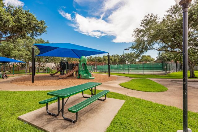 1013 Azalea Pointe, League City, TX 77573