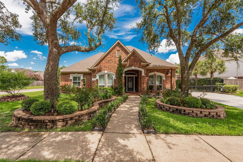 1013 Azalea Pointe, League City, TX 77573
