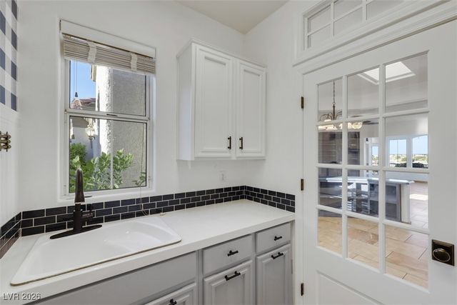 2900 Forest Grove Drive, Henderson, NV 89052