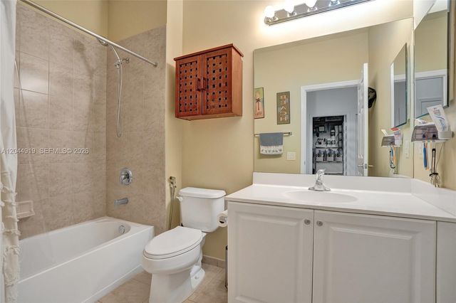 4760 Mimosa Pl 1015, Coconut Creek, FL 33073