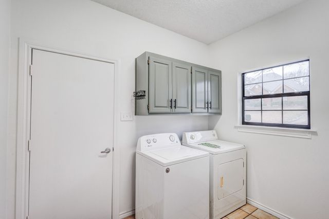 717 Ashley Drive, Hurst, TX 76054