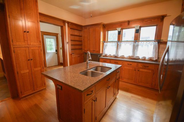 915 E Center Street, Rochester, MN 55904